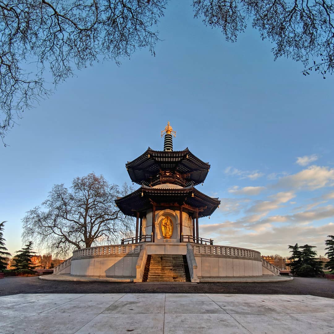 This is the Peace Pagoda is Battersea Park. I cycle past it every day but I'd been waiting for a nice sunny morning to light it up