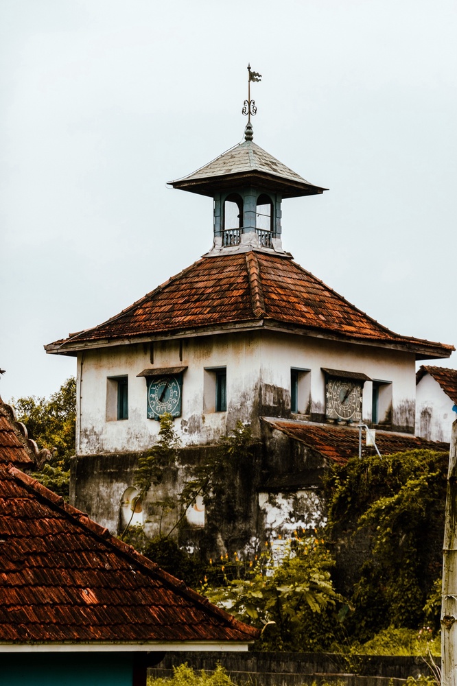 The Paradesi Synagogue, the oldest active synagogue in the commonwealth.