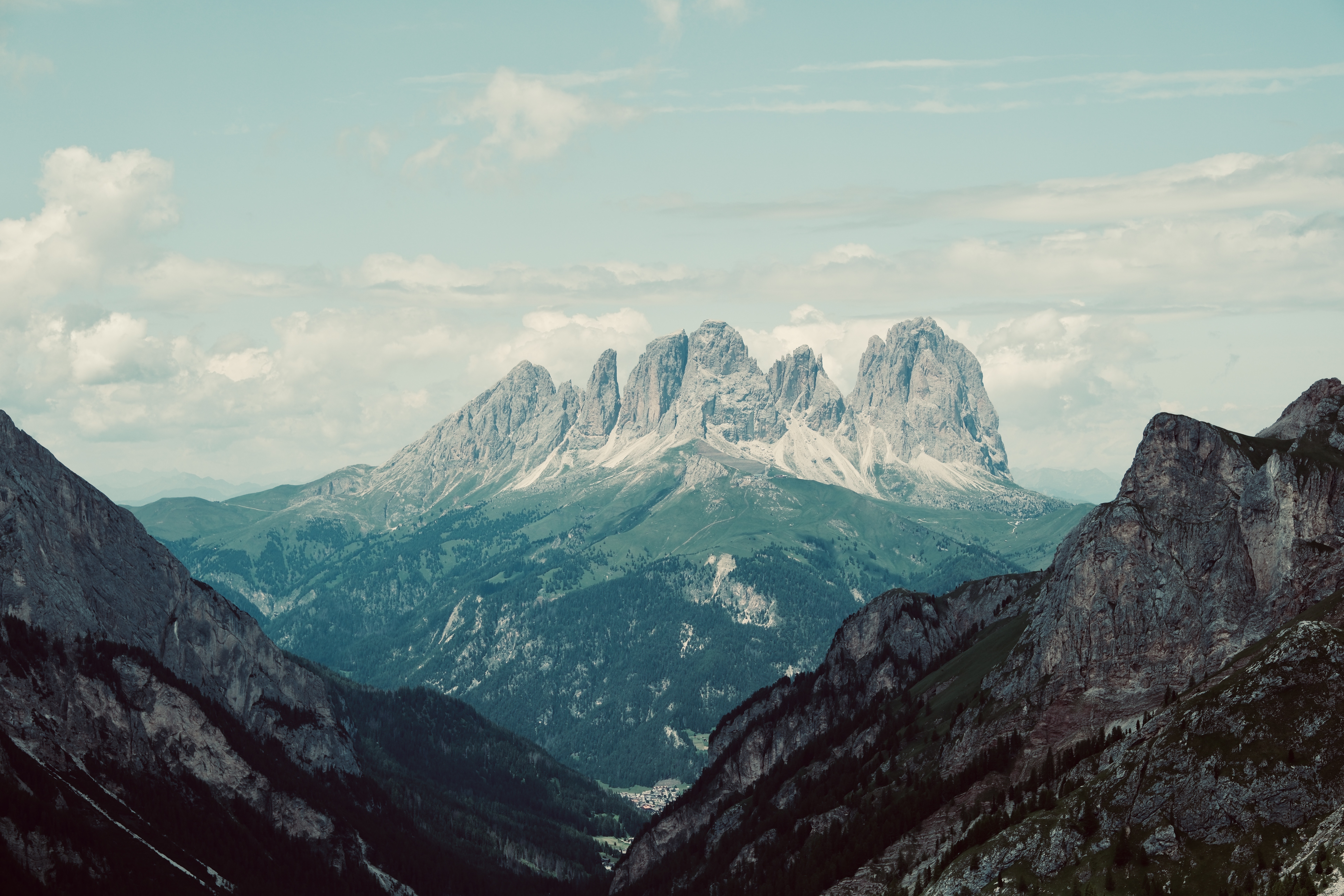 [Sassolungo](https://en.wikipedia.org/wiki/Langkofel) - 3,181m