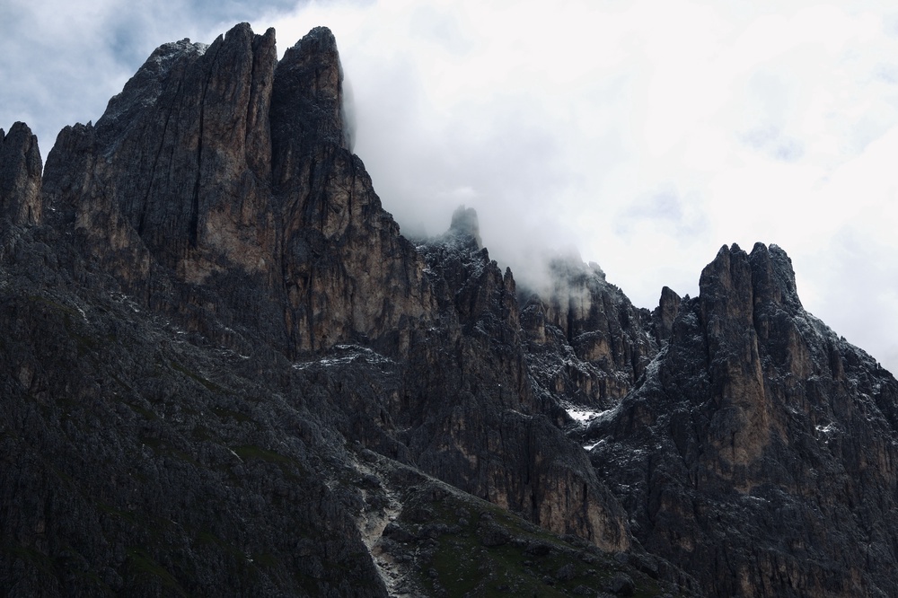 Sassolungo, looking back