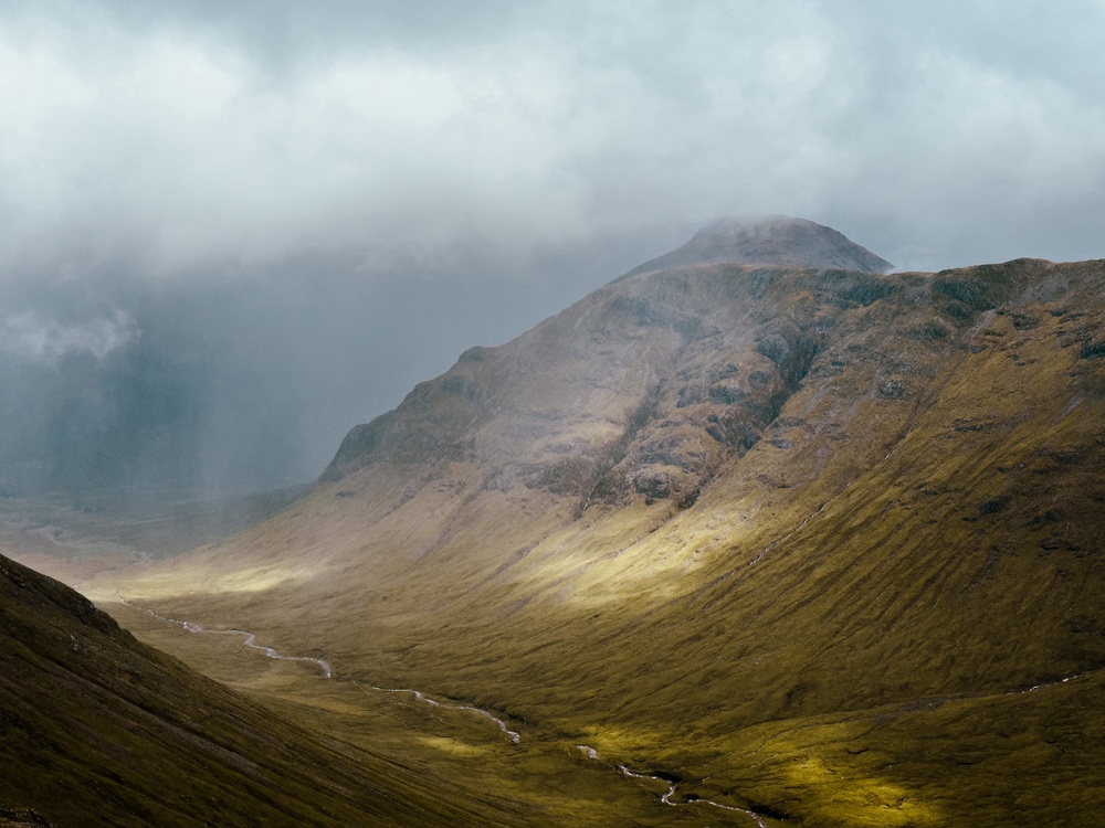 Looking out towards Stob Dearg from Stob Dubh.