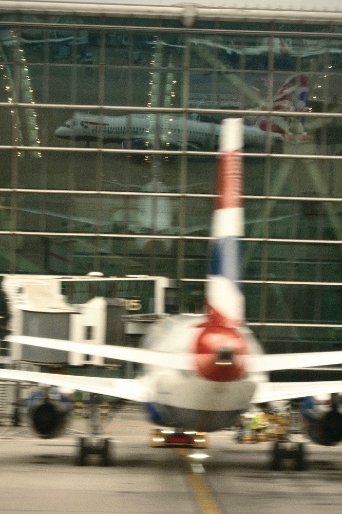 Meandering T5 taxiways, don't worry about the connecting flights guys. Can you spot Rudolph? 