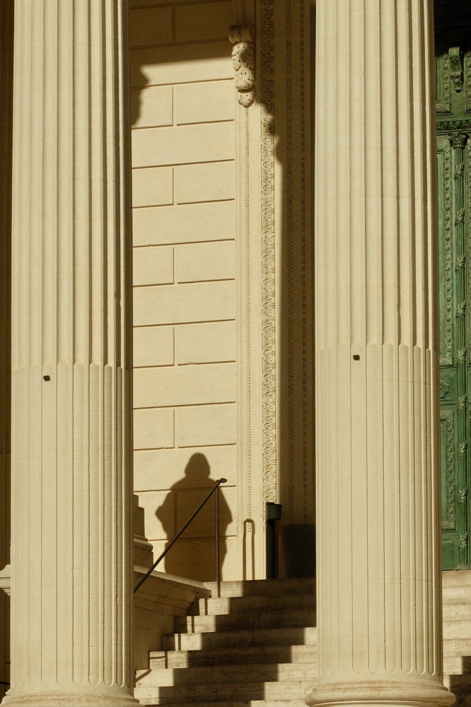 Lurking in broad daylight 